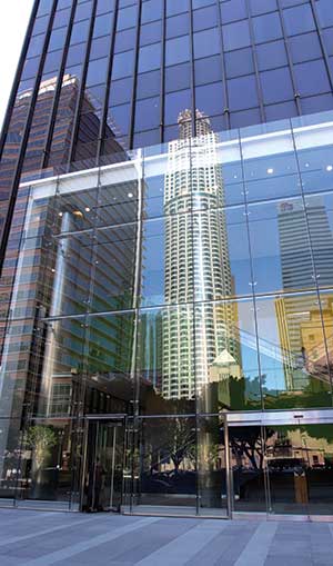 707 Wilshire, reflecting 550 S. Hope and the U.S. Bank Tower.
Photo: Adeeb Howrani. AFHPHOTO.com