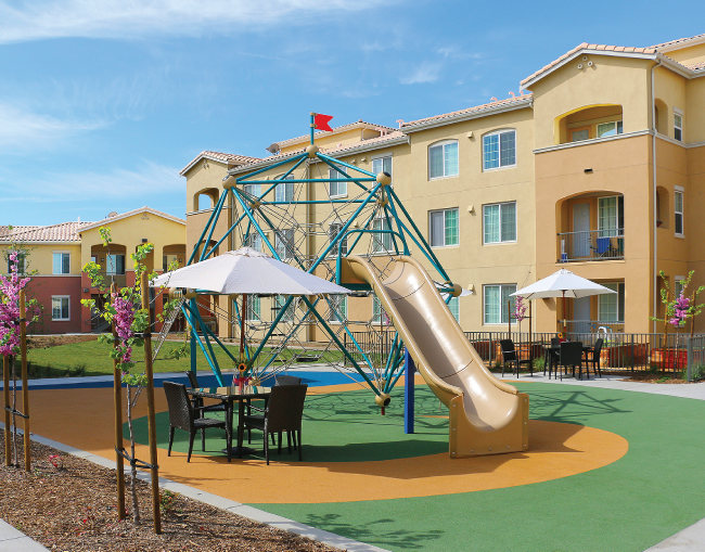 eah-housing-avenabella-play-structure